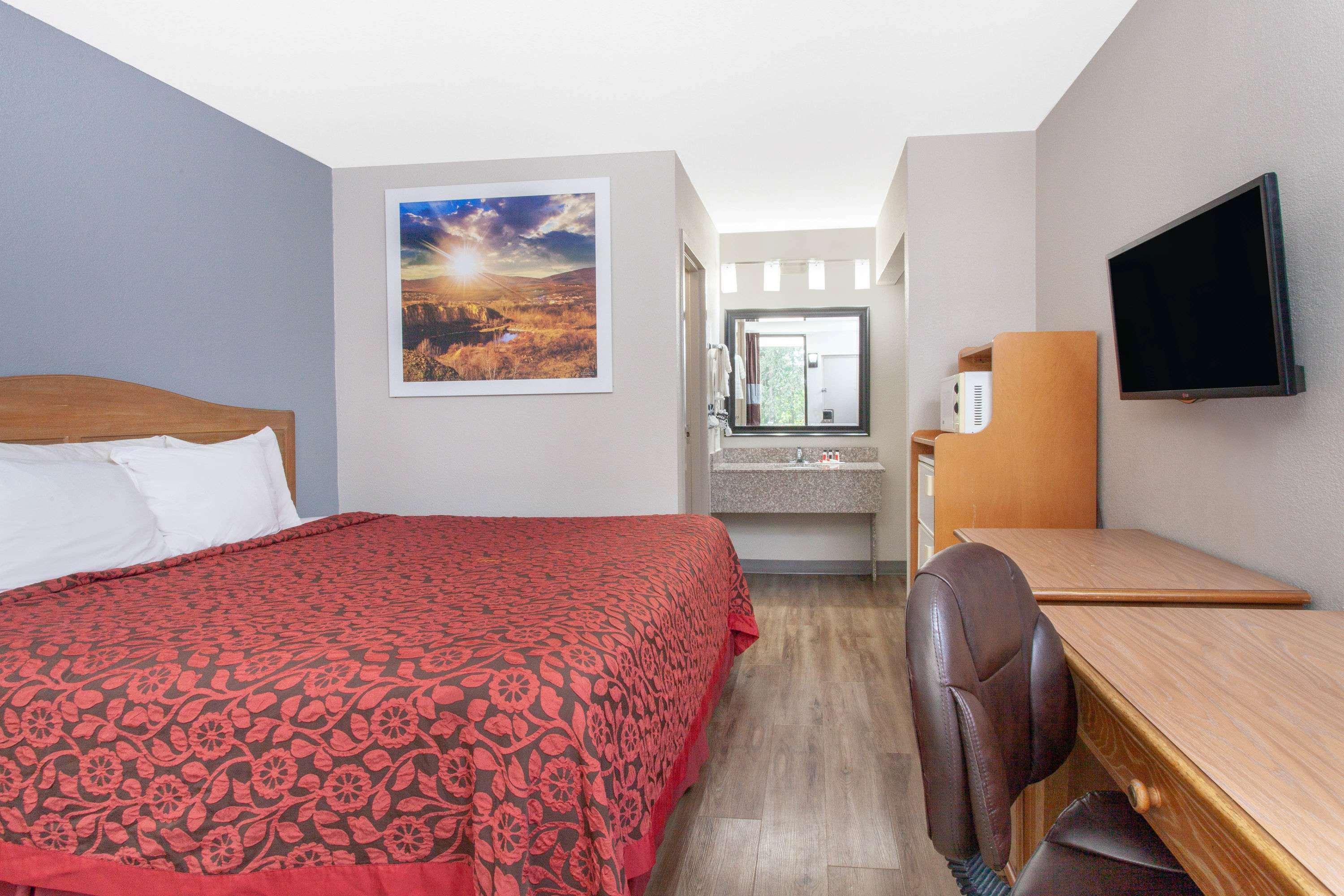 Days Inn By Wyndham Clinton - Laurens I-26 Eksteriør bilde