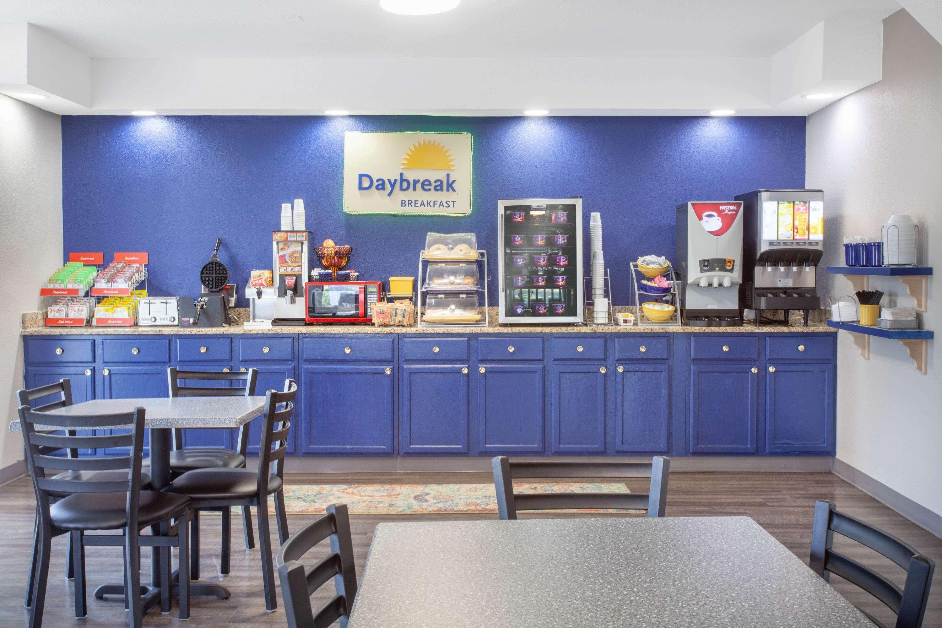 Days Inn By Wyndham Clinton - Laurens I-26 Eksteriør bilde
